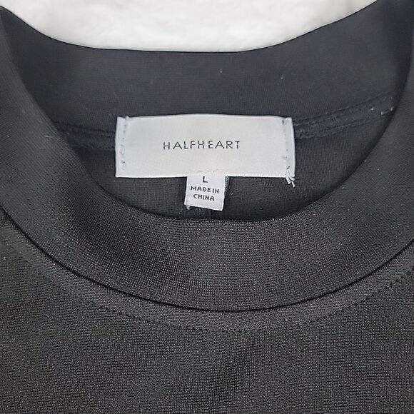 ‎Black Cropped Sweatshirt [SIZE LARGE] - Picture 2 of 6